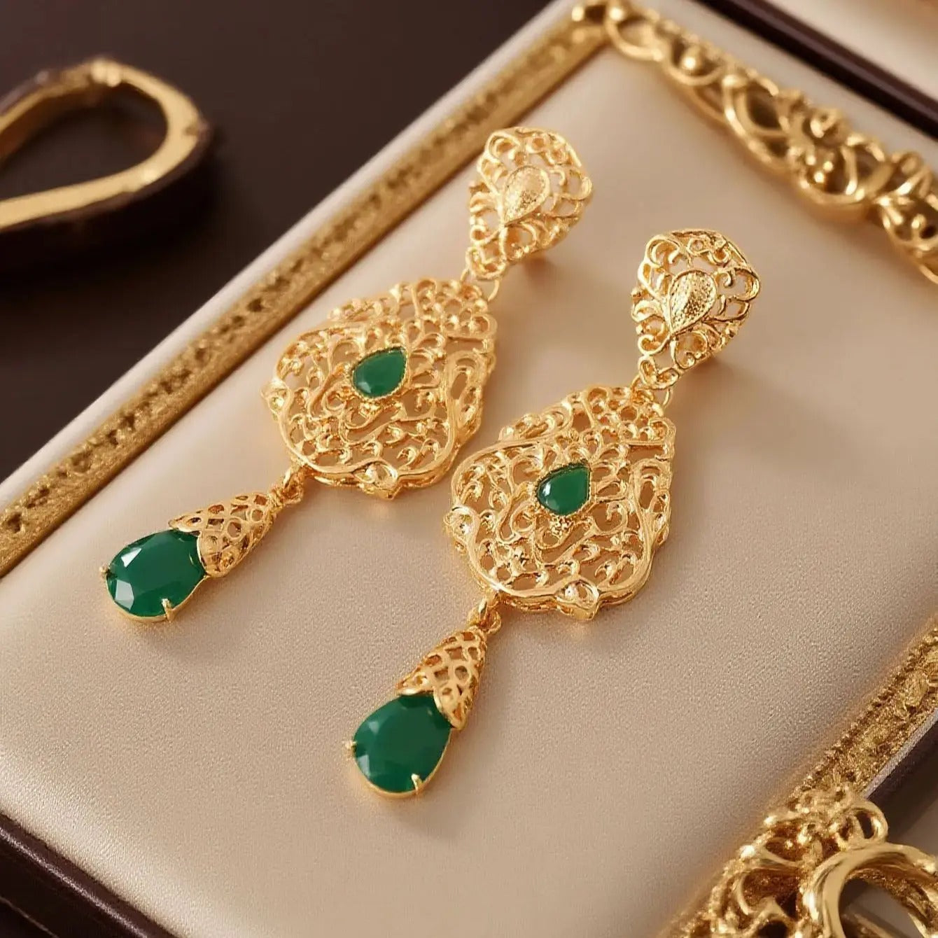 Moroccan Pearl Jewelry Set - Elegant Necklace & Earrings